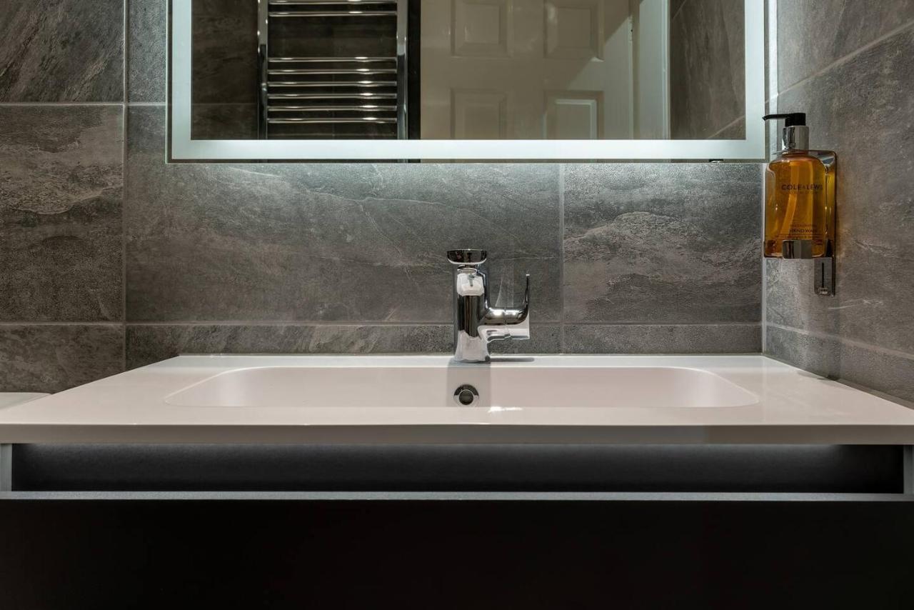 Royal View Apartments Къркби Лонсдейл Екстериор снимка